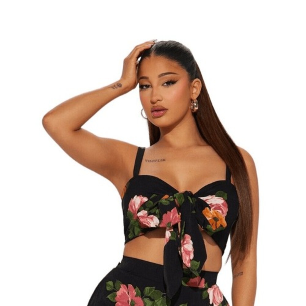 Fashion Nova Monroe Black Floral Tie Front Crop Top Spaghetti Straps Size Medium